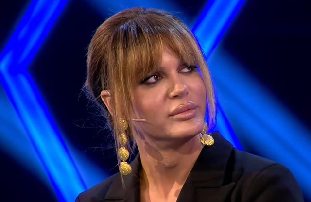 Amber befason: “Ma sill burrin tënd një herë, do bëhem prapë burrë nëse…!” (Video)